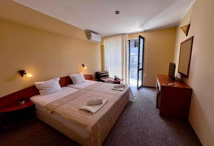 Hotelli Adeti Residence