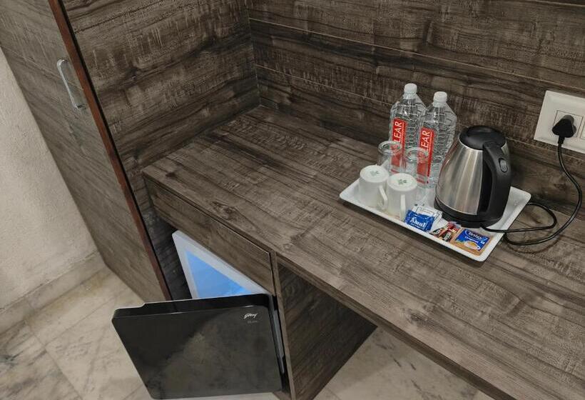 Отель Gulmarg Residency