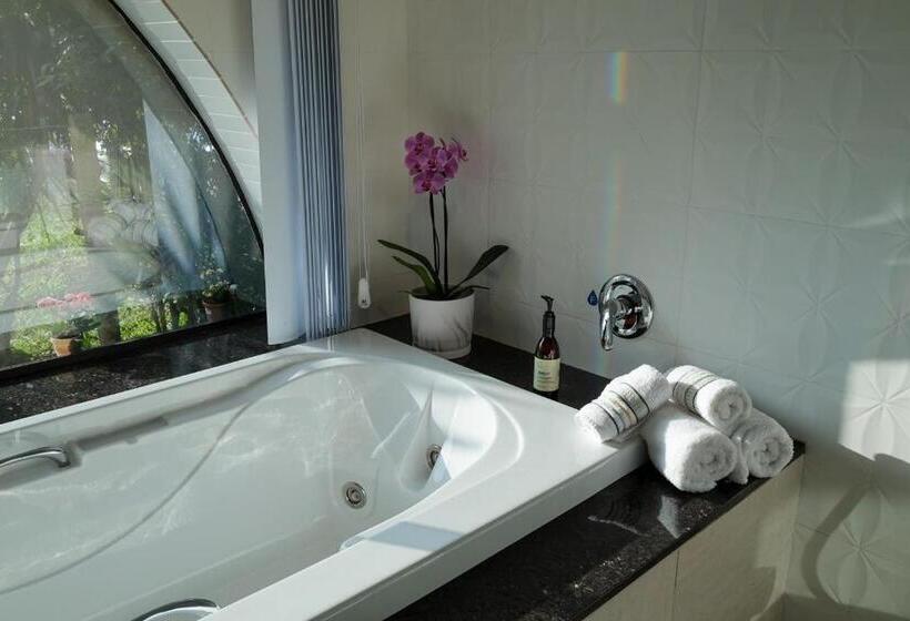 بنسيون Hospedagem Tri Best