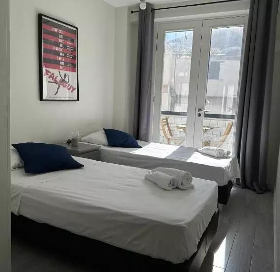 Hostel Real