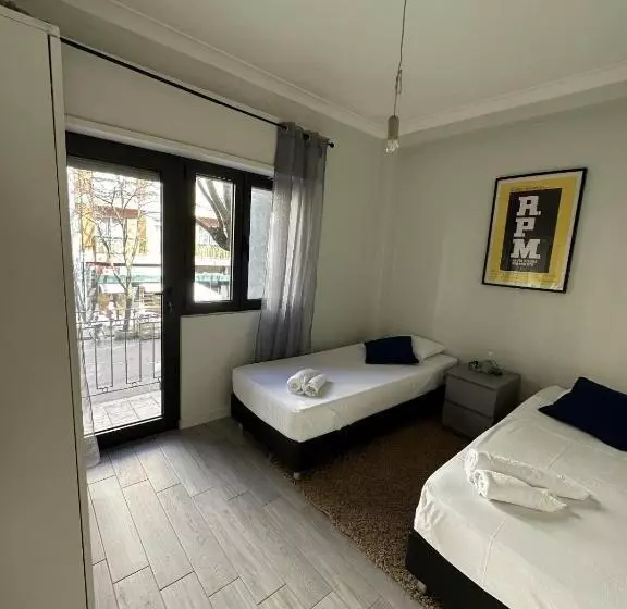 Hostel Real