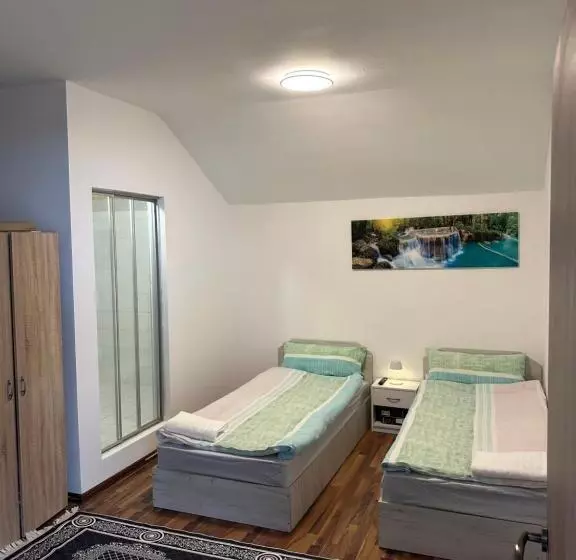 ペンション Privat Zimmer Eronn Vei̇tsch