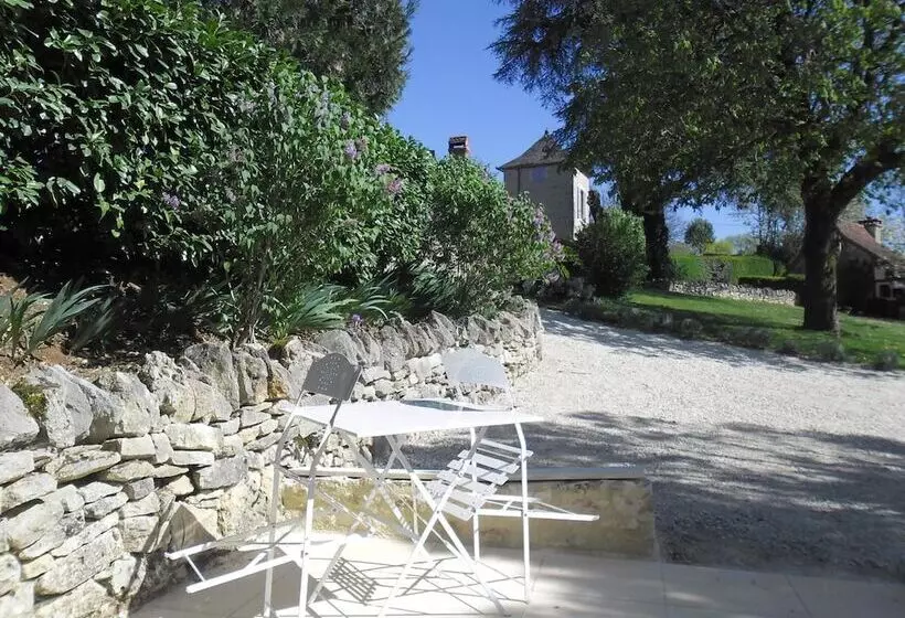 ベッドアンドブレックファースト Bergerie De Lagarrigue
