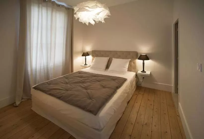 Aamiaismajoitus (B&B) Le Cercle Chambres Climatisées