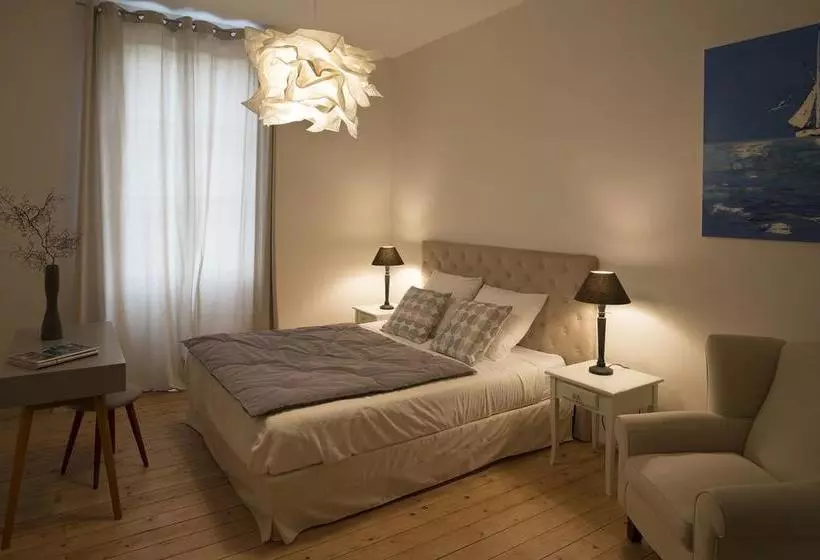 Aamiaismajoitus (B&B) Le Cercle Chambres Climatisées