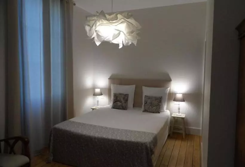 Aamiaismajoitus (B&B) Le Cercle Chambres Climatisées