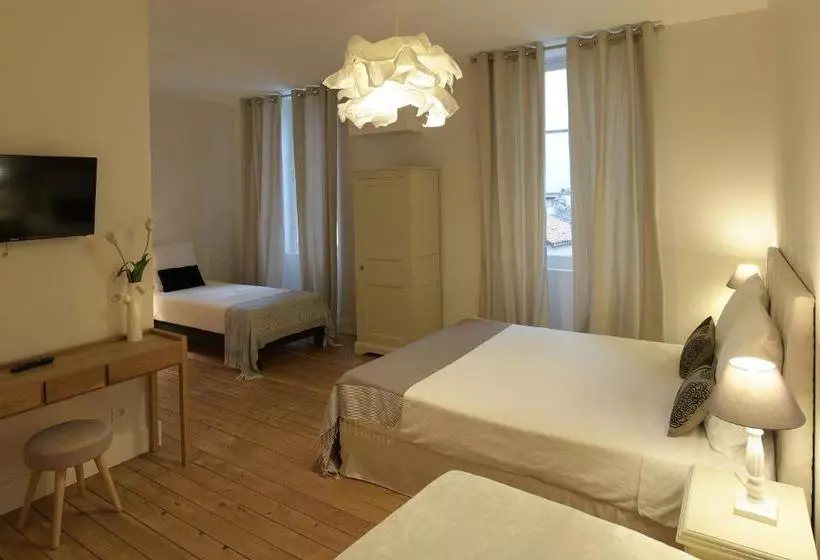 Aamiaismajoitus (B&B) Le Cercle Chambres Climatisées