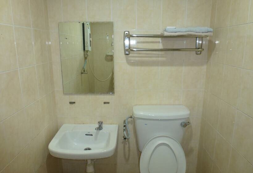 هتل Batu Berendam Inn