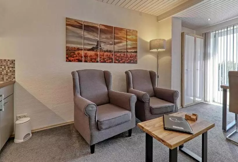 Hotelli Suit  & Frühstück Zum Latschen   Adults Only