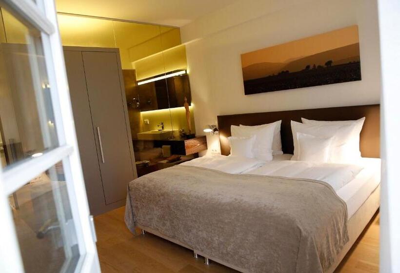 בית מלון כפרי Weinhaus Henninger