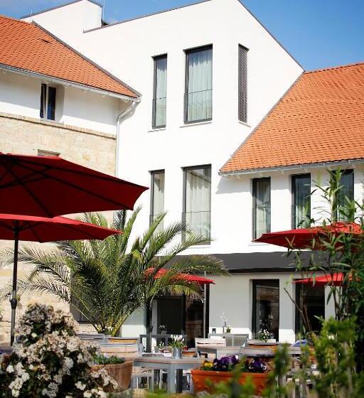 בית מלון כפרי Weinhaus Henninger