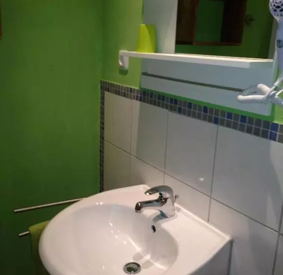 Hotelli Zur Hessischen Schweiz
