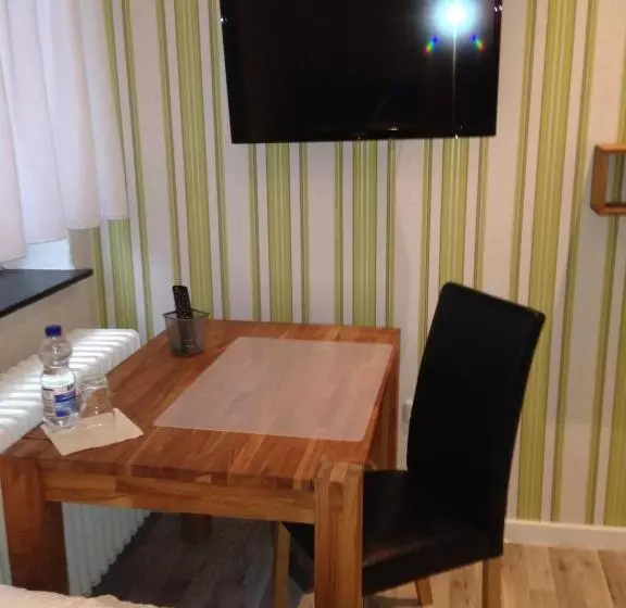 Hotelli Zur Hessischen Schweiz