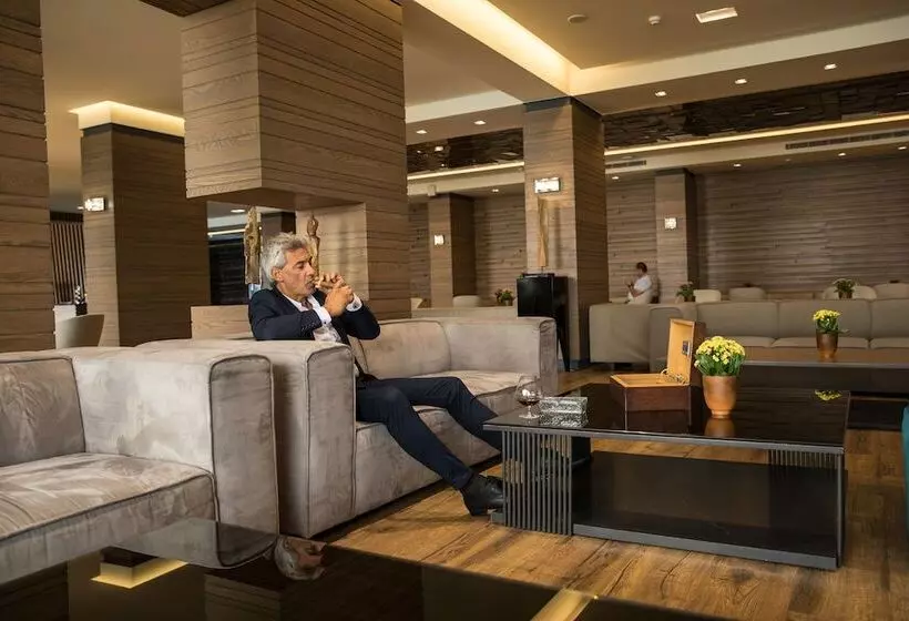 Mist Hotel & Spa