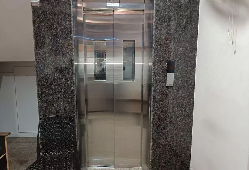 هاستل La Grande Residency