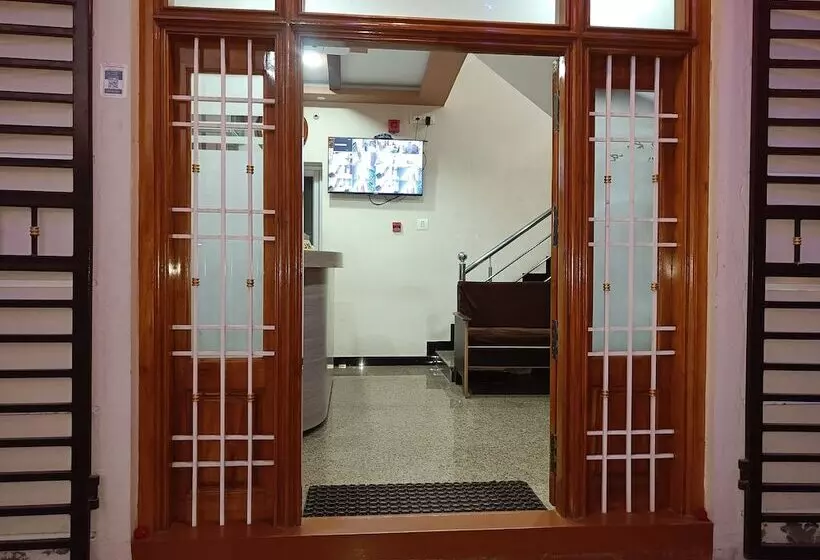 هاستل La Grande Residency