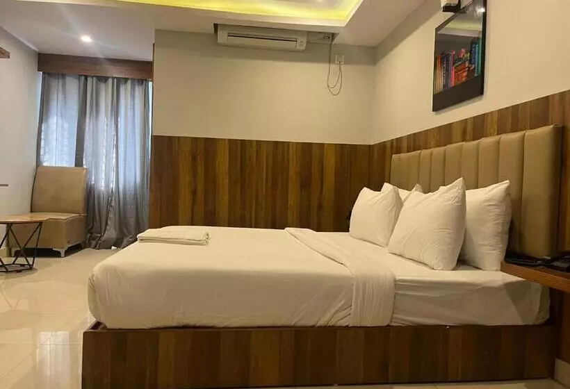 ホテル Avenue Suites Near International Airport Bangalore