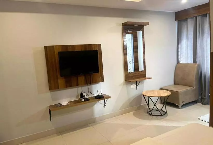 ホテル Avenue Suites Near International Airport Bangalore
