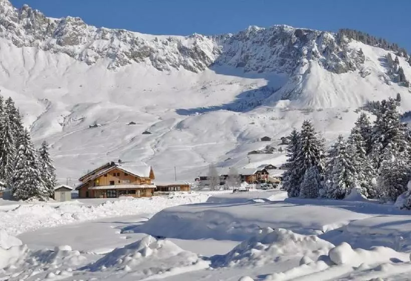 Hotelli Les Roches 1500