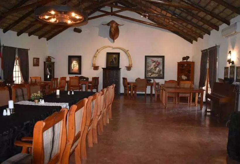 ホテル Trekpad Safaris