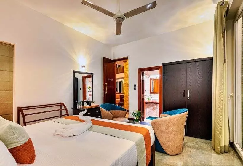 Hotelli The Palace By Ocean