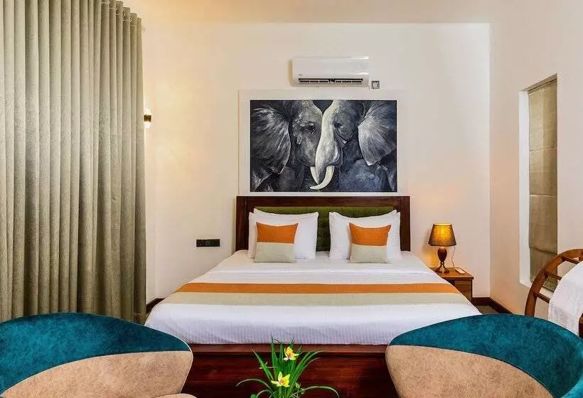 Hotelli The Palace By Ocean