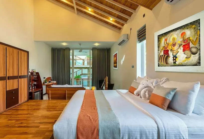 Hotelli The Palace By Ocean