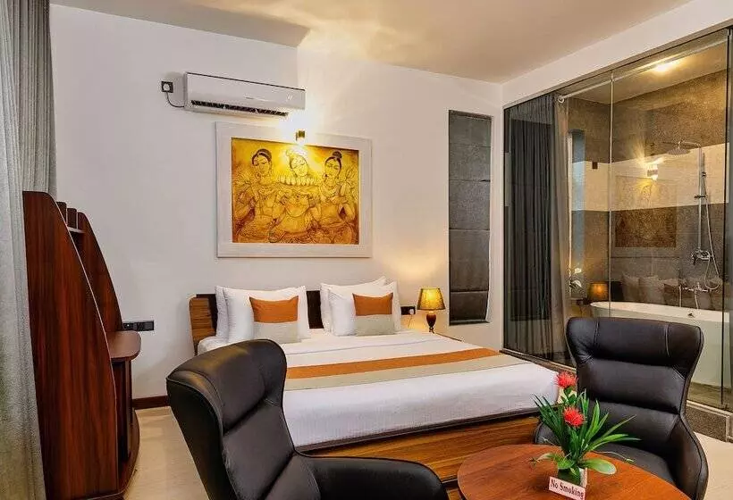 Hotelli The Palace By Ocean