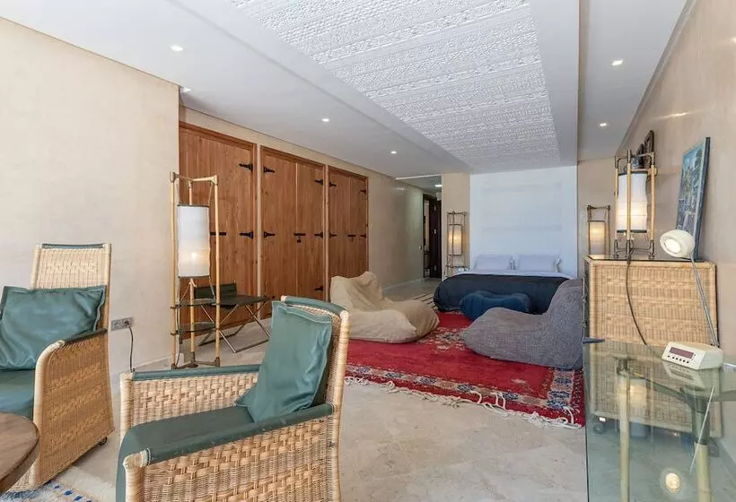 ペンション La Villa Joubert