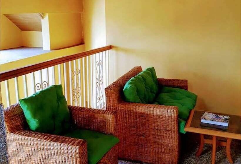 Pension Room In Guest Room   Renajoe Exclusive Guesthouse Tema Community 9