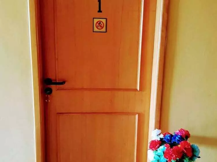 Majatalo Room In Guest Room   Renajoe Exclusive Guesthouse Tema Community 9