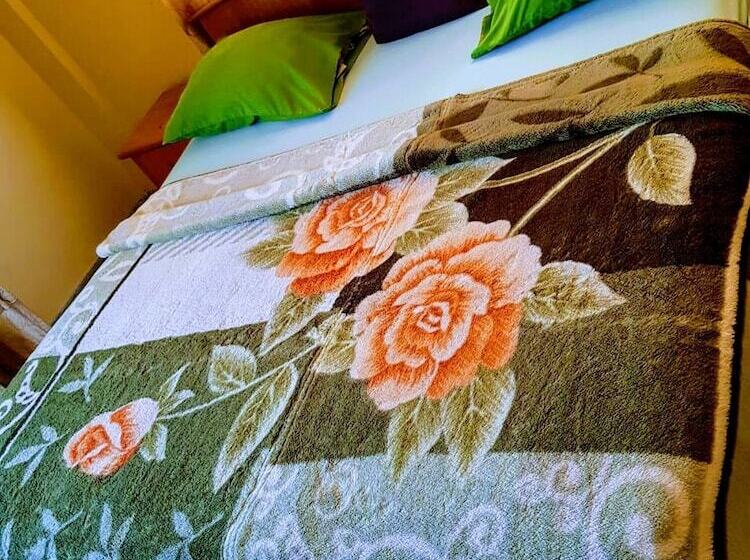 Pension Room In Guest Room   Renajoe Exclusive Guesthouse Tema Community 9