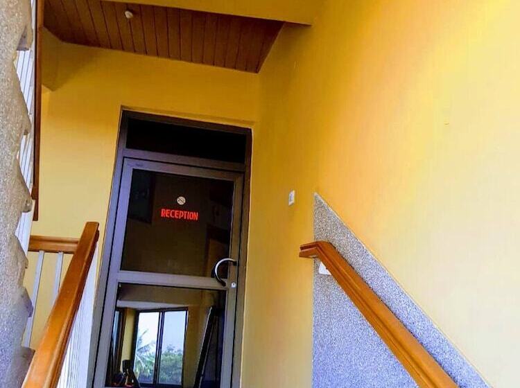 Pension Room In Guest Room   Renajoe Exclusive Guesthouse Tema Community 9