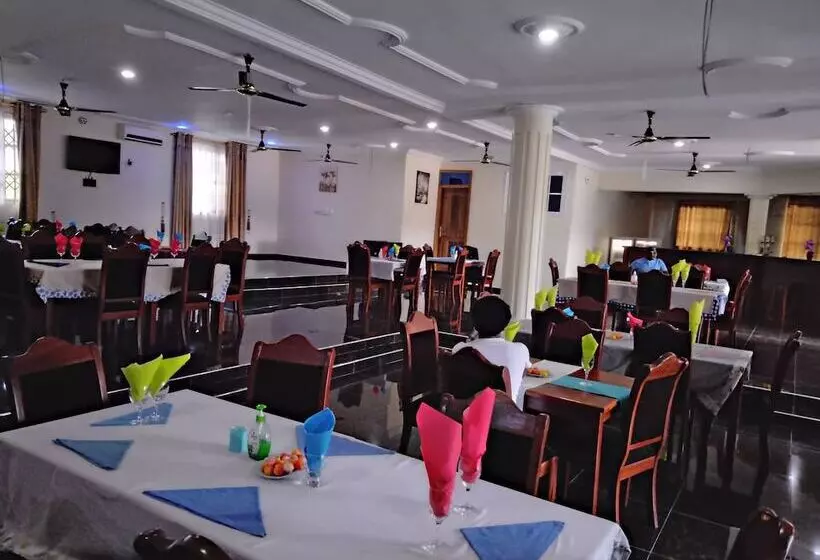 Majatalo Room In Guest Room   Renajoe Exclusive Guesthouse Tema Community 9