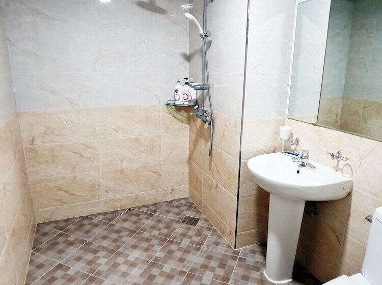 Momento Hotel   Hostel