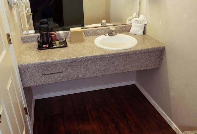 King Condo At Holiday Hills