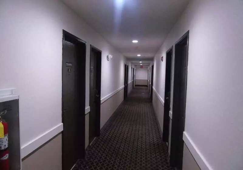 モーテル Americas Express Inn Rocky Mount