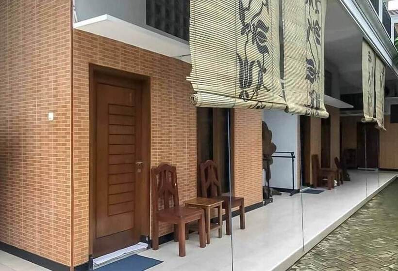 بنسيون Malang Hill Gallery & Homestay