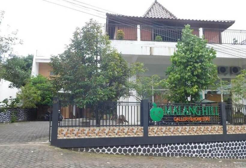 بنسيون Malang Hill Gallery & Homestay