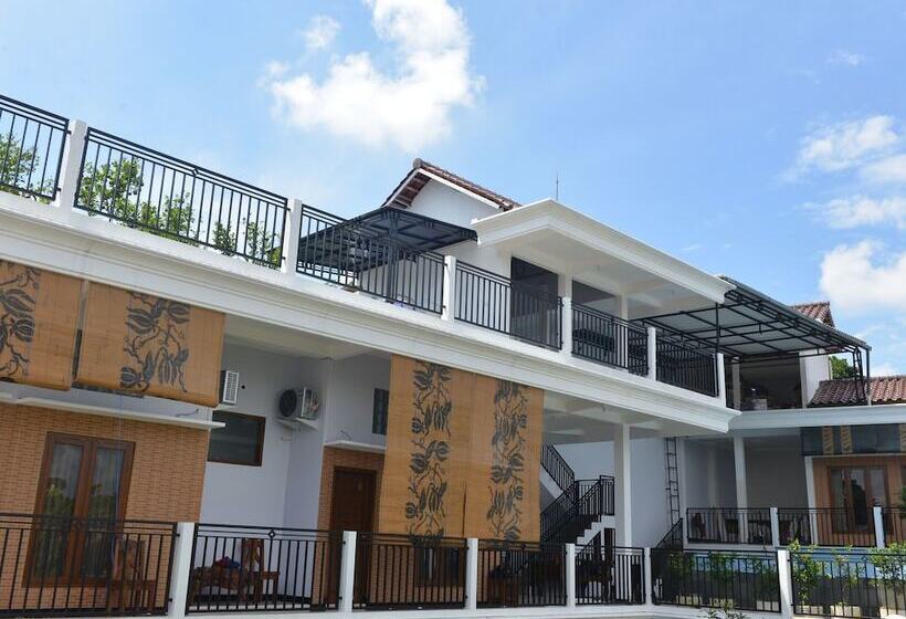 بنسيون Malang Hill Gallery & Homestay