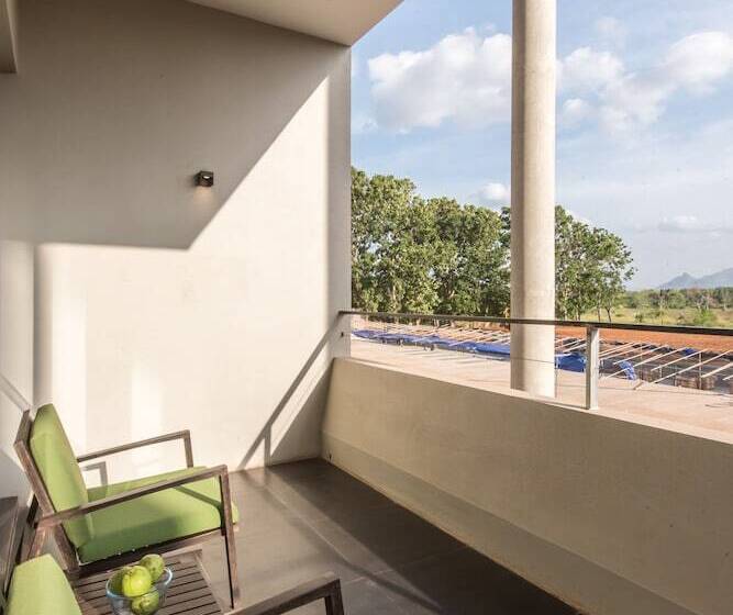 منتجع Jetwing Lake