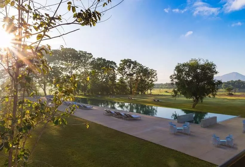 Resort Jetwing Lake