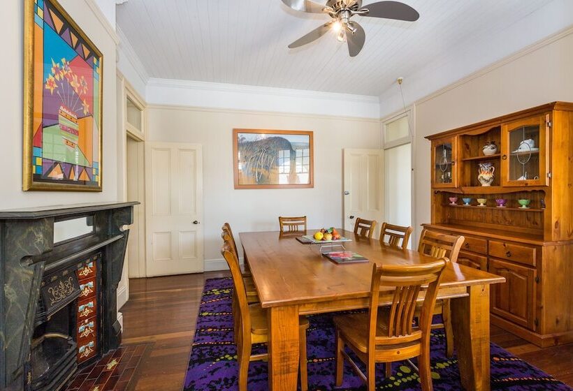 ホテル Cumquat House