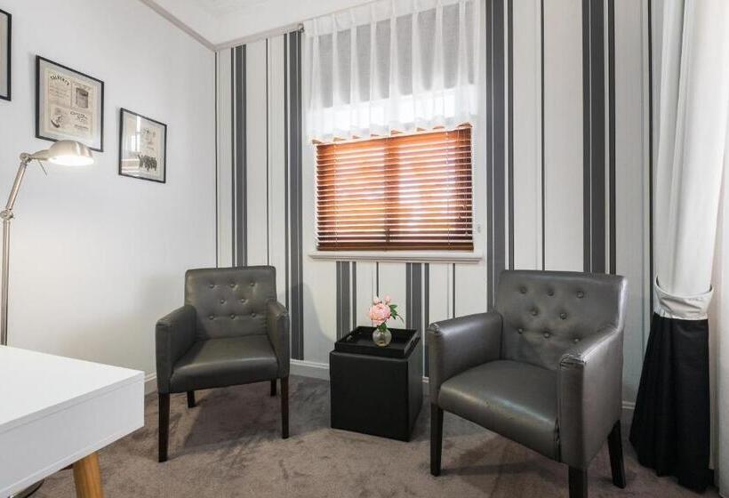 ホテル Cumquat House