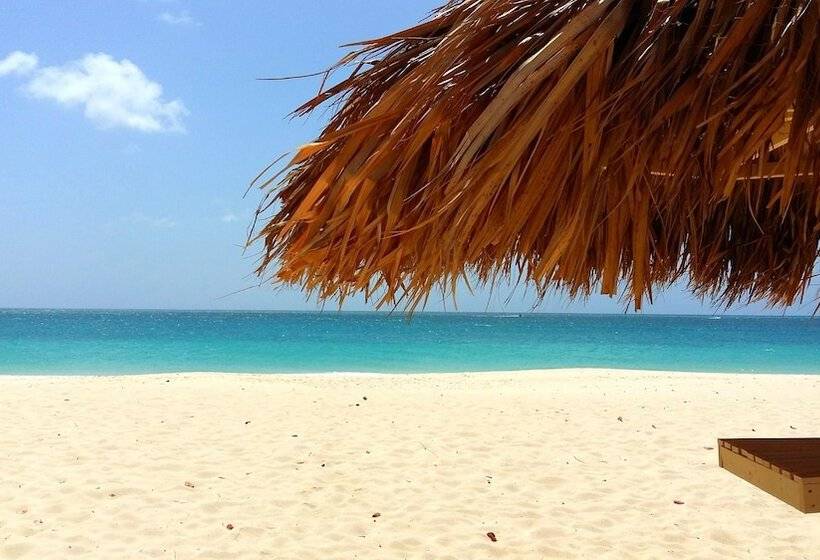 هتل Dorado Eagle Beach