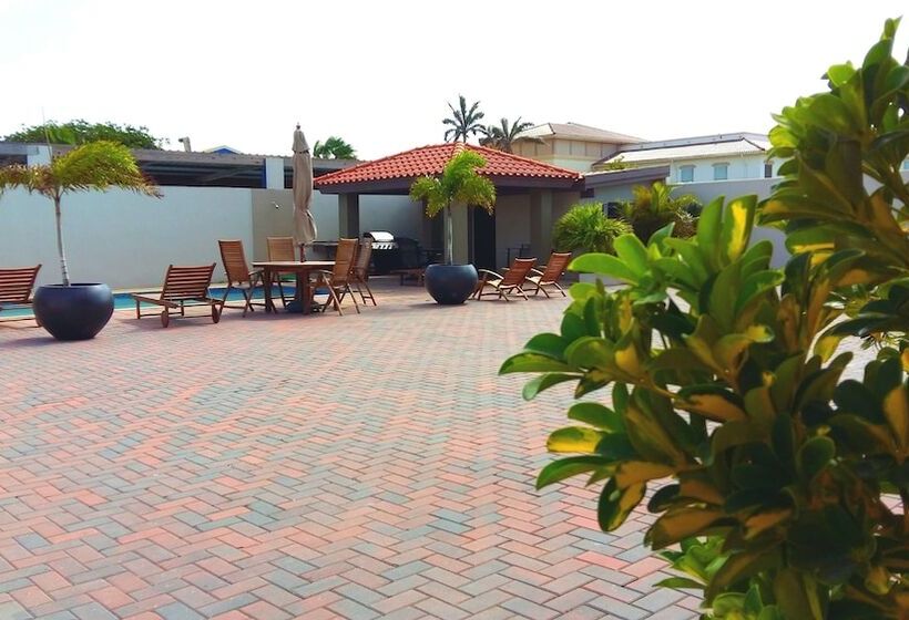 هتل Dorado Eagle Beach