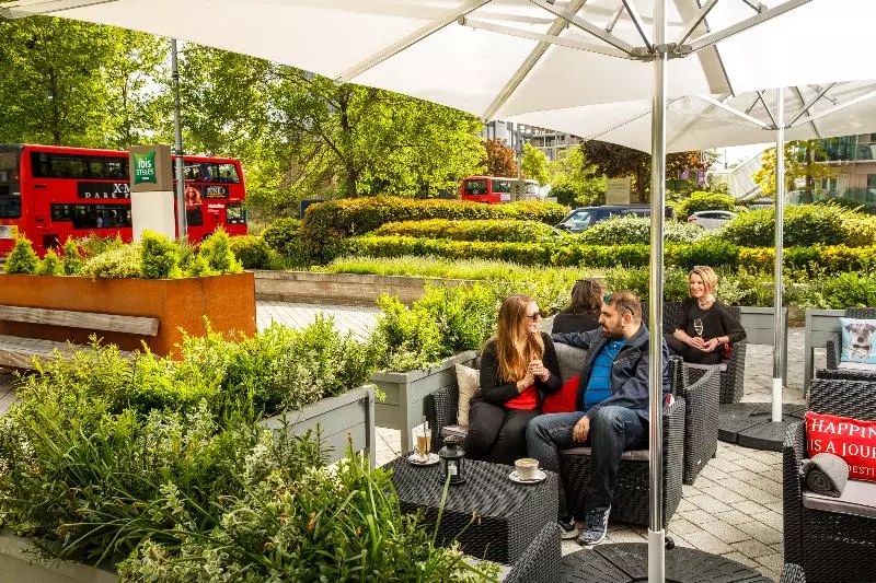 ホテル Ibis Styles London Ealing