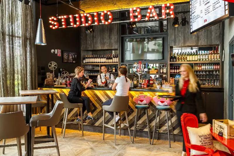ホテル Ibis Styles London Ealing