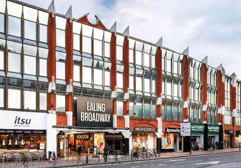 ホテル Ibis Styles London Ealing