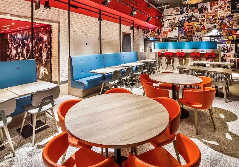 ホテル Ibis Styles London Ealing